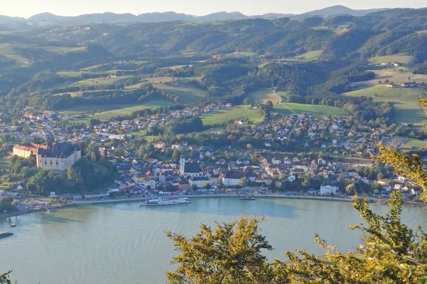 Malerischer Weitblick auf Grein